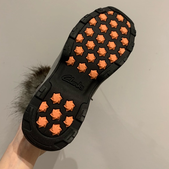 Clarks women’s winter boots - Picture 6 of 7